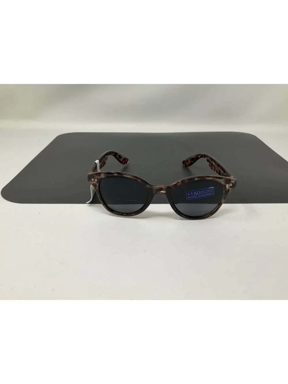Peepers Bonjour + 1.50 Reading Sunglasses power Tortoise.